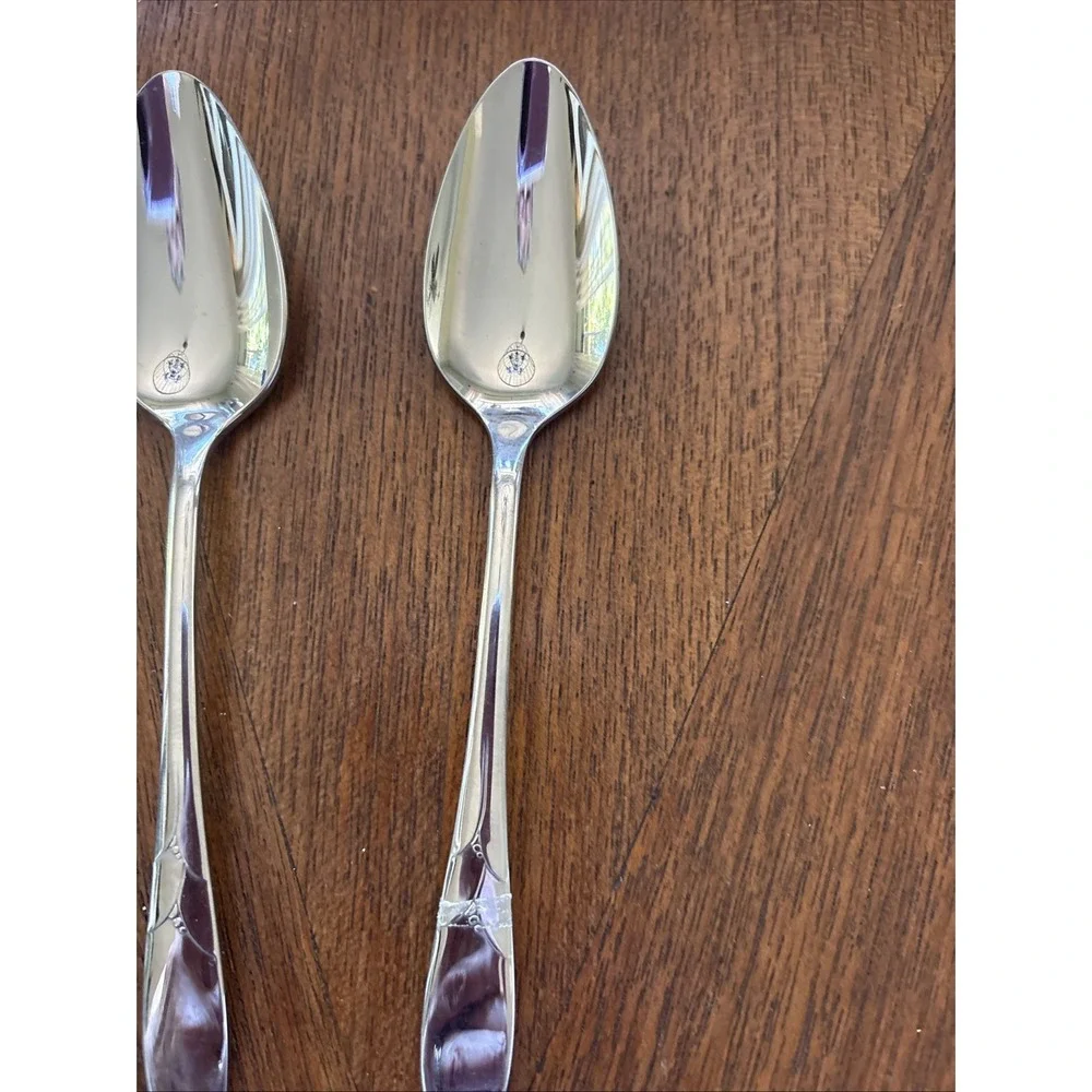 4 Oneida Oneidacraft Deluxe DEBONAIR Stainless Teaspoons
